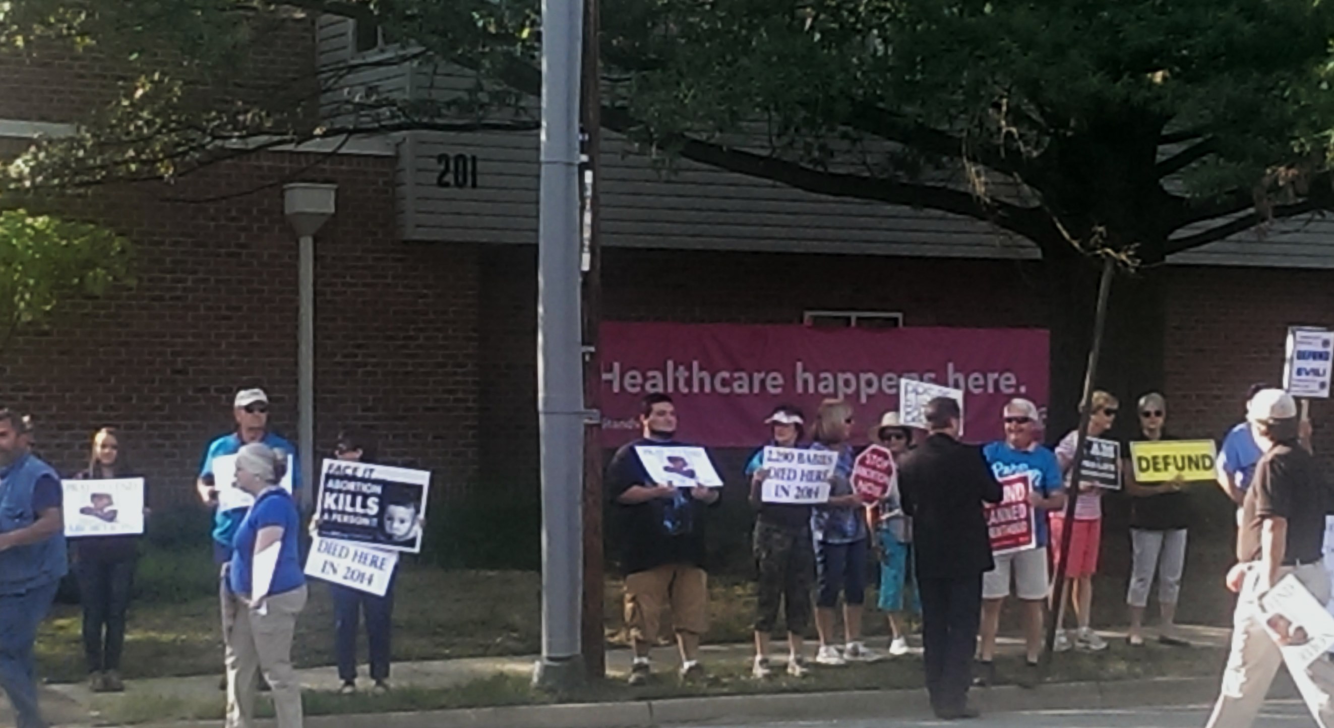 Planned parenthood Protest beginning